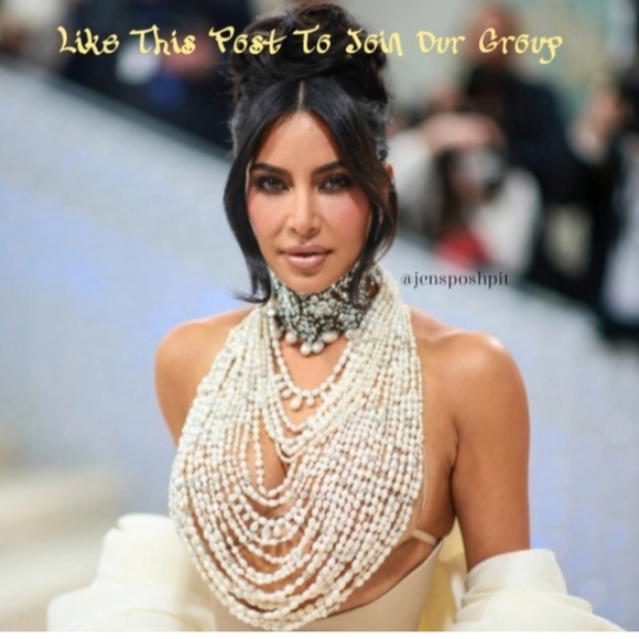 10/30 ๐ซถ I'm Featured Today
as KIM!! ๐๐ผ - Picture 1 of 10